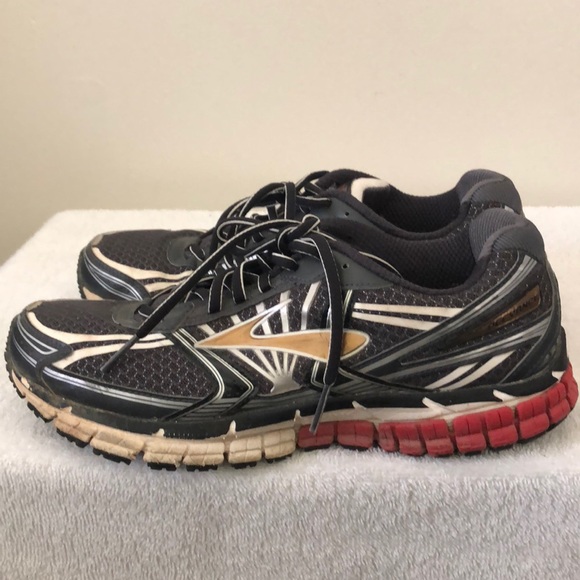 Brooks running shoes - Picture 2 of 4